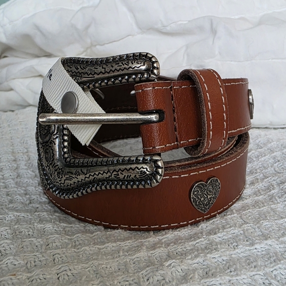 American Eagle Outfitters Accessories - NWT American Eagle Outfitters Genuine Leather Belt w Silver Heart Accents